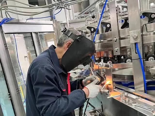 راهنمای جامع برای بازسازی دستگاههای پرکن مایعات جهت انطباق با محصولات جدید